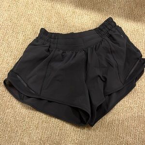 Lululemon size 4 hotty hot shorts black